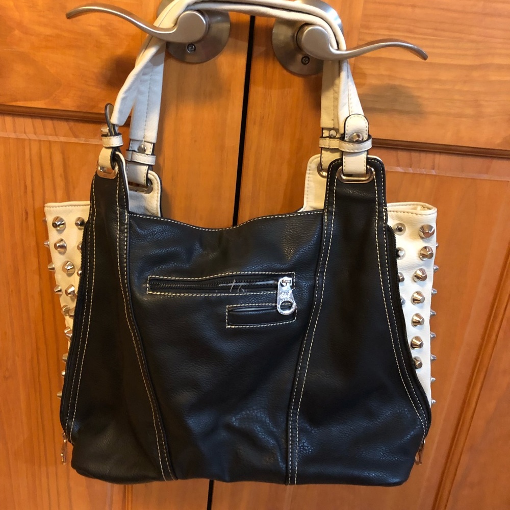 Rustic Couture’s Purse - Picture 2 of 3